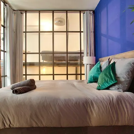 2 Bedrooms Le Marais Nazareth Appartamento